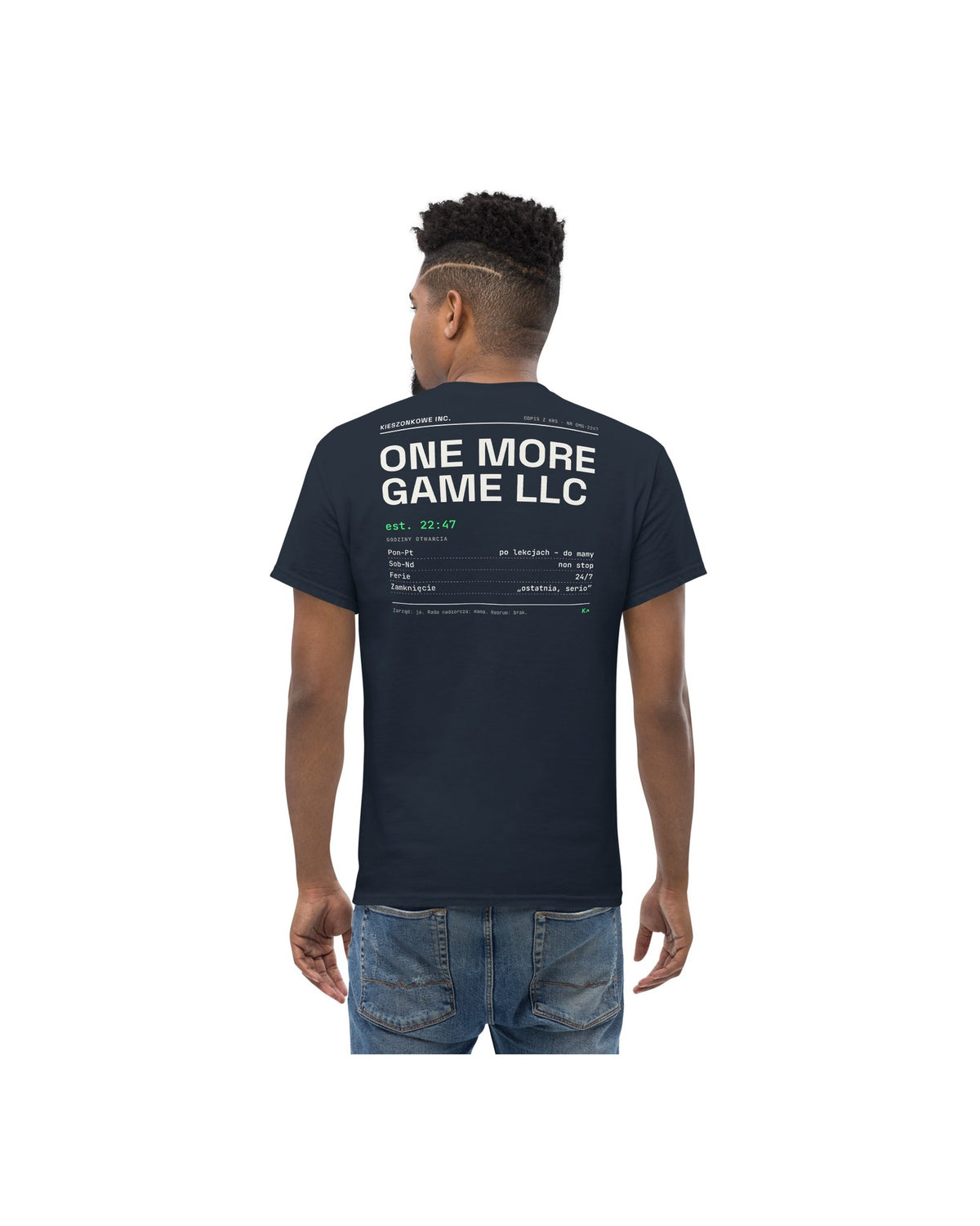 Granatowa koszulka One More Game LLC — na modelu