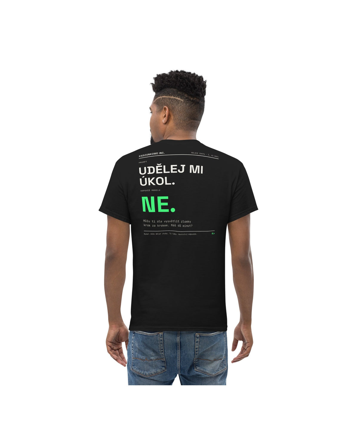 Tričko Prompt: Udělej mi úkol, černá — na modelu